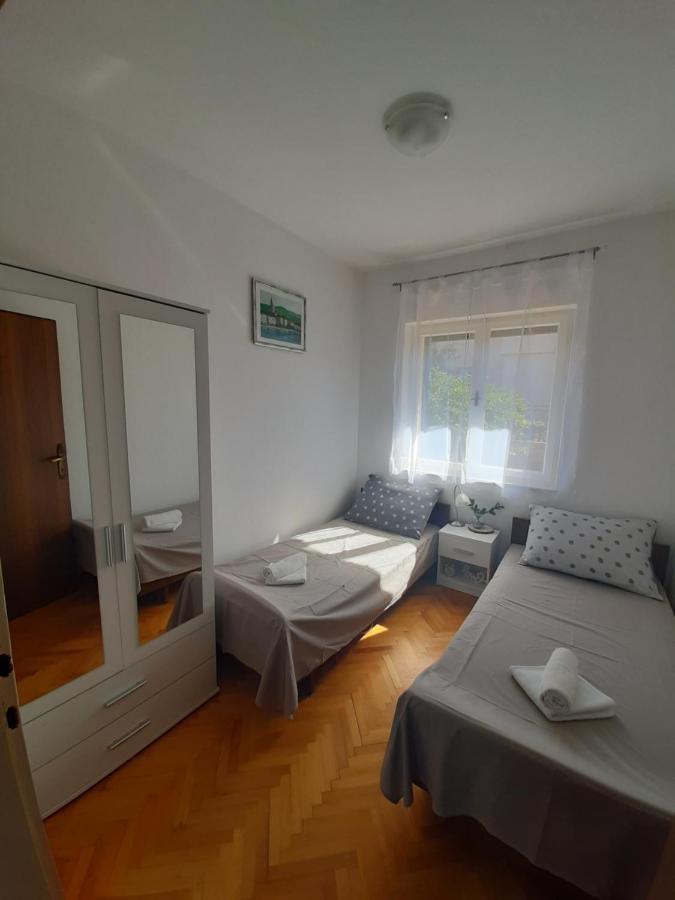 Giovanna - Spacious Lovely Apartment Supetar Exterior photo