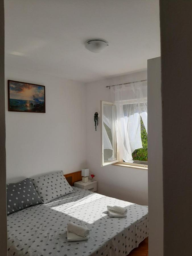 Giovanna - Spacious Lovely Apartment Supetar Exterior photo