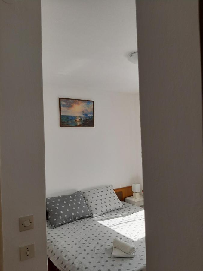Giovanna - Spacious Lovely Apartment Supetar Exterior photo