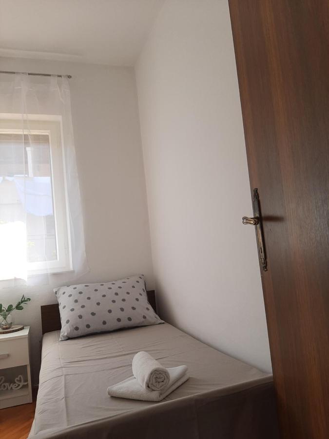 Giovanna - Spacious Lovely Apartment Supetar Exterior photo